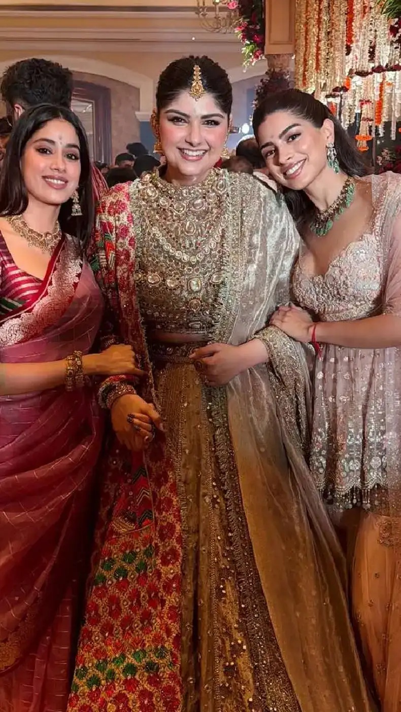 Fashion sparkle in Anshula Kapoor's pre-wedding ceremony