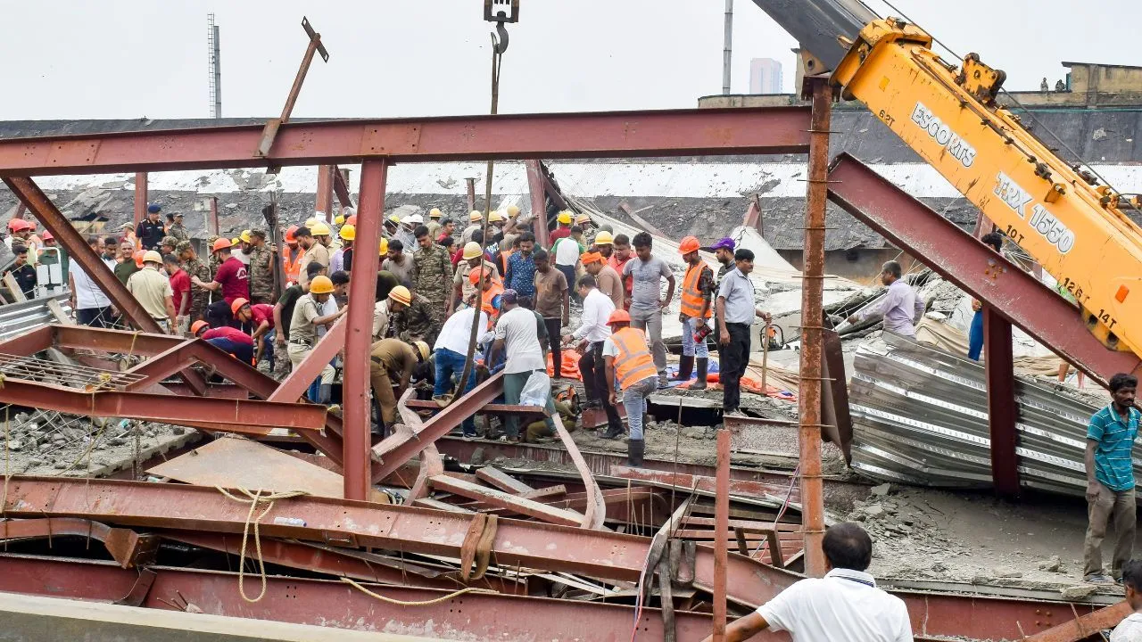 Kolkata Taratala Warehouse Collapse