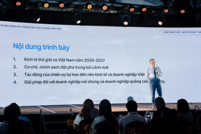 Dr. Can Van Luc, Chief Economist at BIDV, speaking at the event. Photo courtesy of Chicilon Media