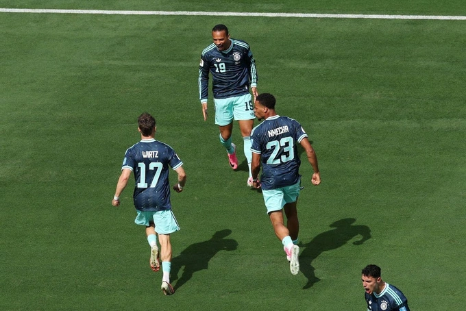Leroy Sane (top) celebrates a goal with teammates in the Ecuador - Germany match in the 2026 World Cup group stage at MetLife Stadium, New Jersey, USA on June 25, 2026. Photo: Reuters
