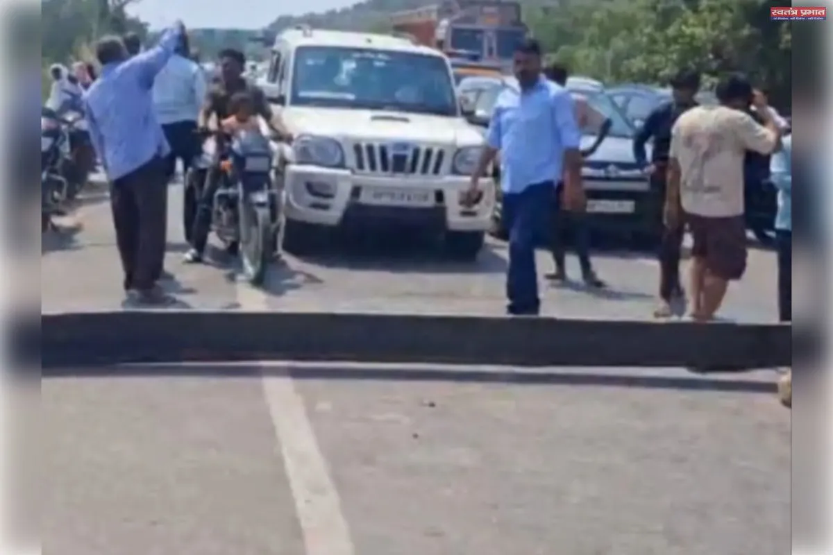 Student dies after being hit by tanker, villagers block Prayagraj road, long queue of vehicles