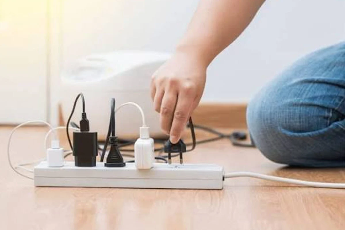 tips to save electronic appliances during thunderstorm