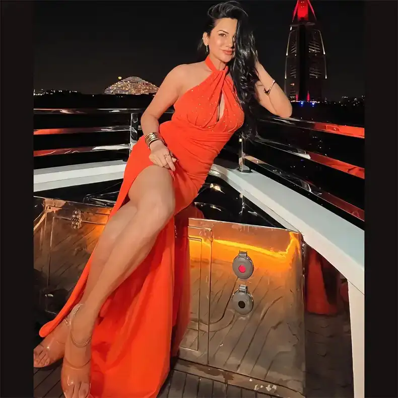 Akanksha Chamola's divorce revealed, mesmerized everyone with her glamorous look