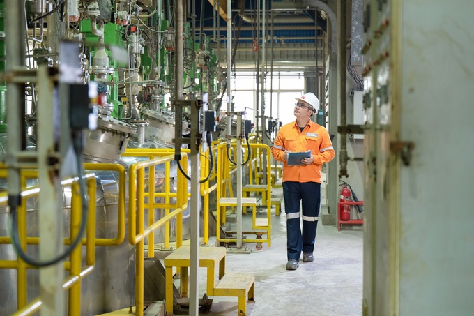 Workers work in the advanced tungsten manufacturing plant in Thai Nguyen. Photo courtesy of MSR