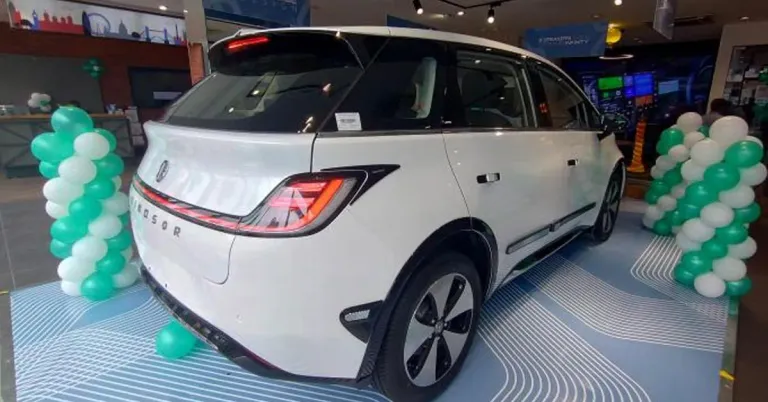 mg windsor ev in showroom mg windsor ev in showroom