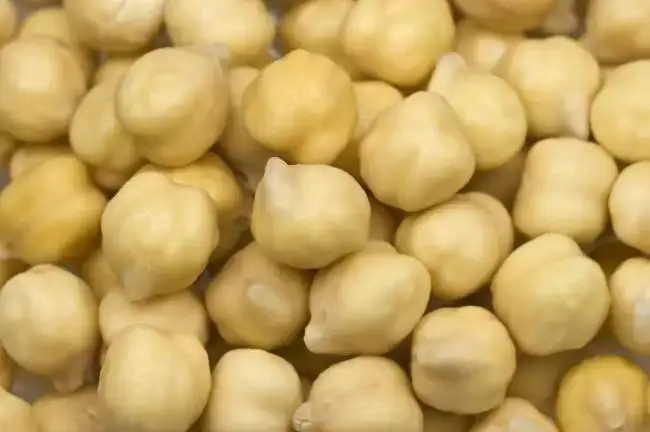 Amazing health benefits of white gram: Know how to consume it