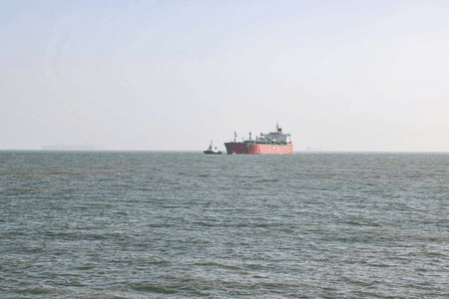 Audio recording shows IRGC warning vessels against transiting Strait of Hormuz