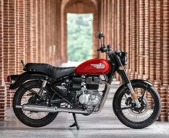 2023 Royal Enfield Bullet 350 red