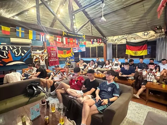 The World Cup atmosphere at a cafe in Hanoi on June 22, 2026. Photo by Puku Cafe & Sports Bar