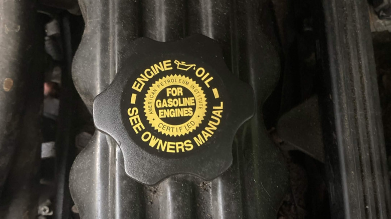 Close-up of oil cap on Jeep 4.0L straight six engine