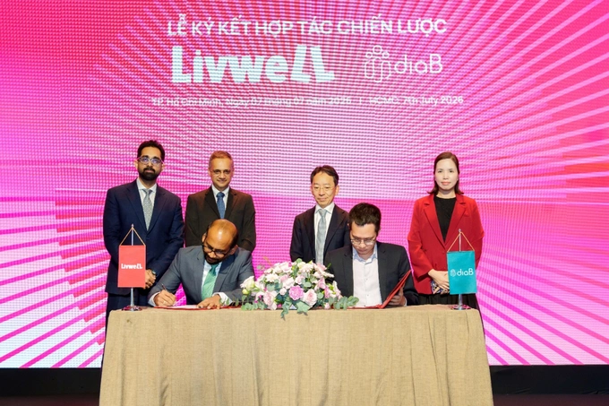 Representatives of LivWell, InSmart, and DiaB at the strategic partnership signing ceremony. Photo courtesy of LivWell