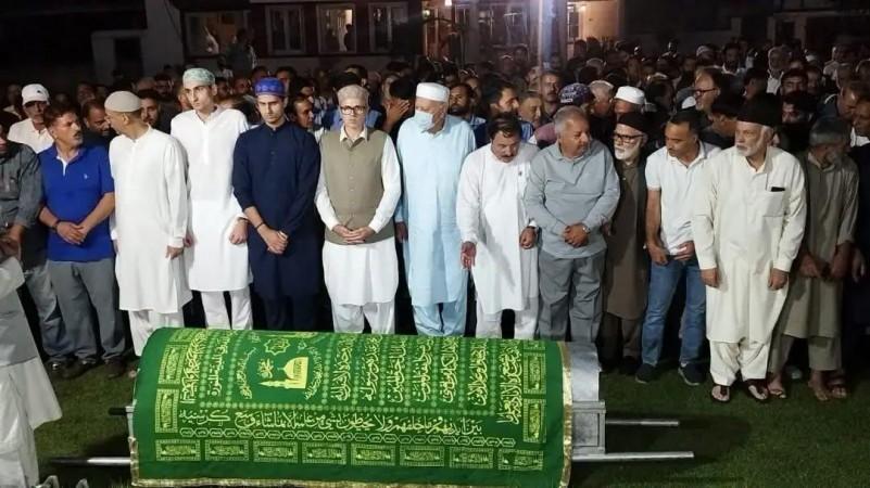 J&K Chief Minister Omar Abdullah, former Chief Minister Dr Farooq Abdullah and others paying tributes to Sheikh Mustafa Kamal Mustafa Kamal