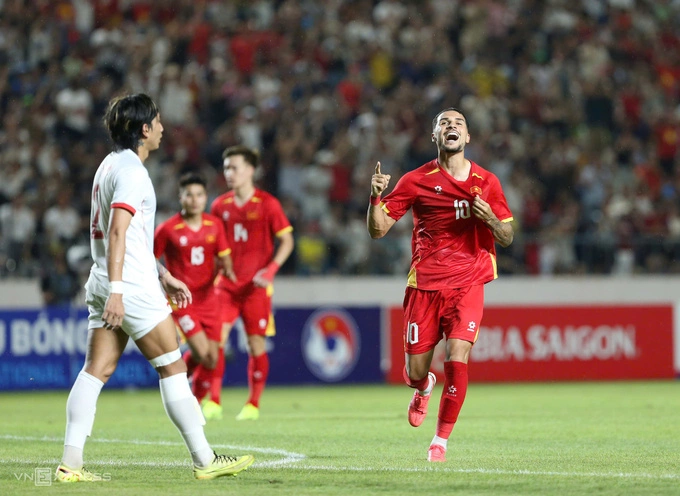 Do Hoang Hen celebrates the first goal for the Vietnamese team in the friendly match against Myanmar 4-0 at Thai Nguyen Stadium on July 18, 2026. Photo: Hieu Luong