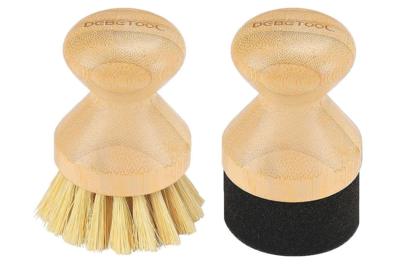 DEBETOOL Cutting Board Oil Wax Applicator and Scrub Brush Set- Natural Bamboo with Sisal Fiber and Sponge for Food Grade Mineral Oil Board,Wooden Worktops,Utensil Care Credit: Amazon