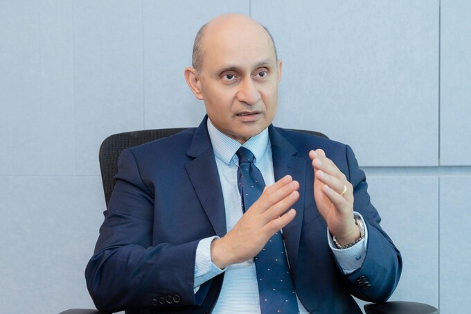 Dr. Durga Malladi, Senior Vice President and General Manager, Technology Planning, Edge Solutions, and Data Centers, Qualcomm Technologies, discusses the future of 6G networks. Photo by VnExpress/Tung Dinh