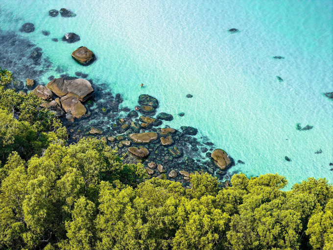 Phu Quocs coast line. Photo by Fabl Belek