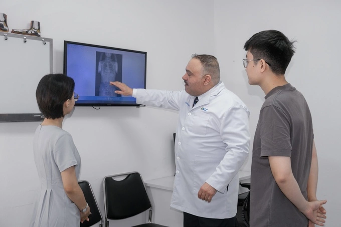 Diagnostic imaging is reviewed during a musculoskeletal consultation at the clinic. Photo courtesy of ACC