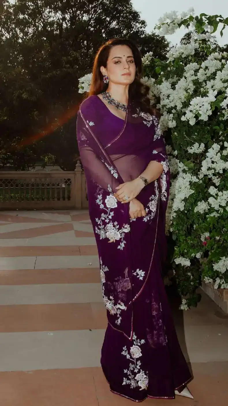 Shooting of Kangana Ranaut's new film Queen 2 completed, pictures went viral on social media.