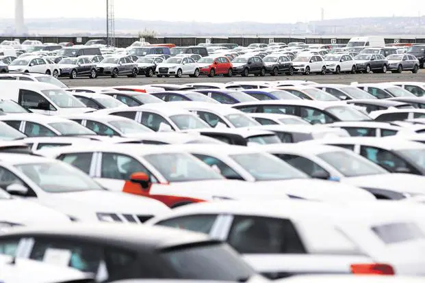 Why Automakers Are Slowing EV Expansion?