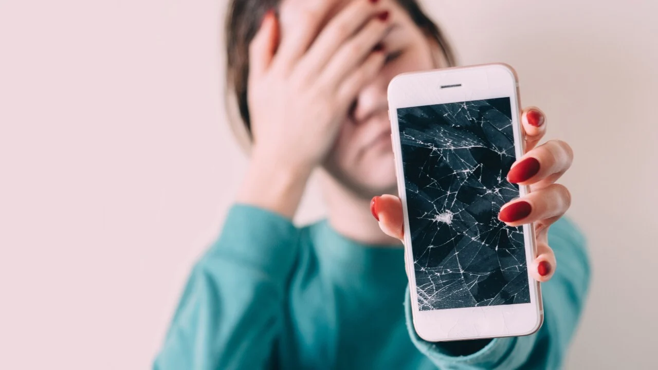 5 Bad Habits Destroying Your Phone | PCMag
