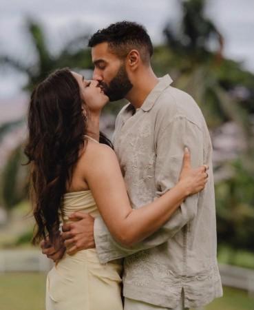 BB fame Jiya Shankar gets engaged to boyfriend Kaaran Dhanak; flaunts diamond ring, cries during dreamy proposal