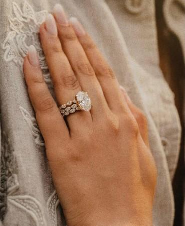 BB fame Jiya Shankar gets engaged to boyfriend Kaaran Dhanak; flaunts diamond ring, cries during dreamy proposal