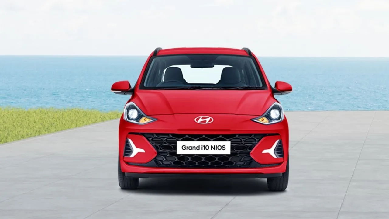 Top CNG Cars with Up to 34 km/kg Mileage: Maruti Celerio, WagonR & More, Prices Starting at ₹5.97 Lakh 2 Hyundai Grand i10 Nios CNG