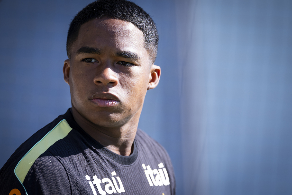 NEW YORK, NEW YORK - JUNE 3: Endrick #19 of Brazil during training at Columbia Park Training Facility on June 3, 2026 in Morristown, New Jersey. (Photo by Ira L. Black/Getty Images)