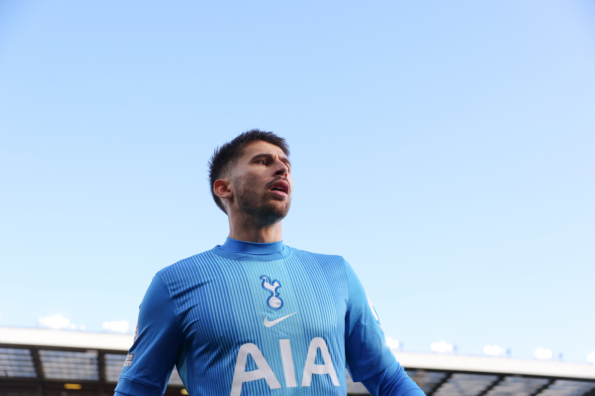 LIVERPOOL, ENGLAND - MARCH 15: Guglielmo Vicario of Tottenham and Italy looks on during the Premier League match between Liverpool and Tottenham Hotspur at Anfield on March 15, 2026 in Liverpool, England. (Photo by Michael Regan/Getty Images) (Inter links)