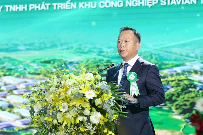 Dinh Duc Thang, Chairman of Stavian Group and representative of the project investor, speaks at the event. Photo courtesy of Stavian Group