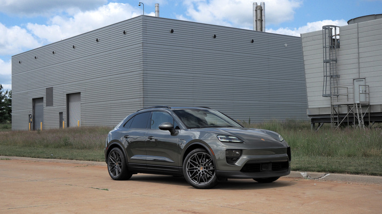 2026 Porsche Macan 4S Electric front 3/4 view
