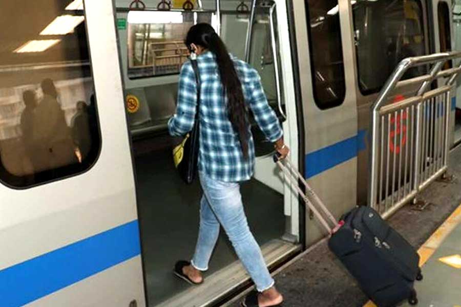 Check luggage rules of Kolkata metro