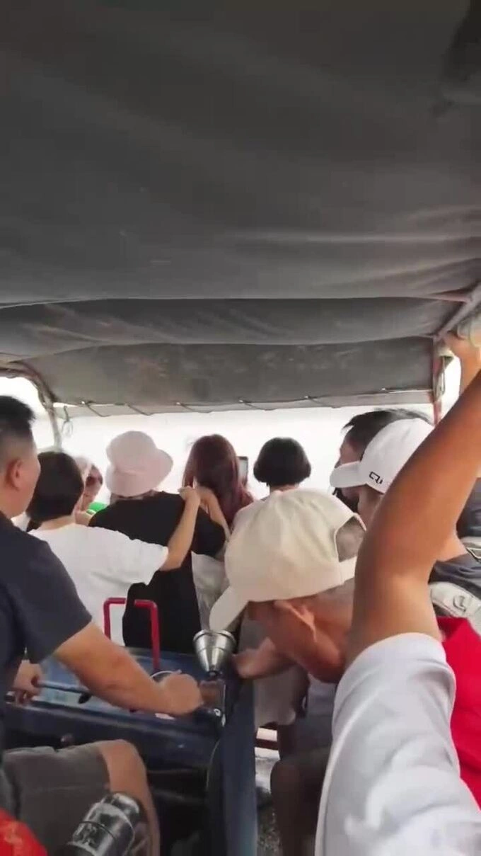 Thousands of people flocked to the 'infinity sea' over the weekend
