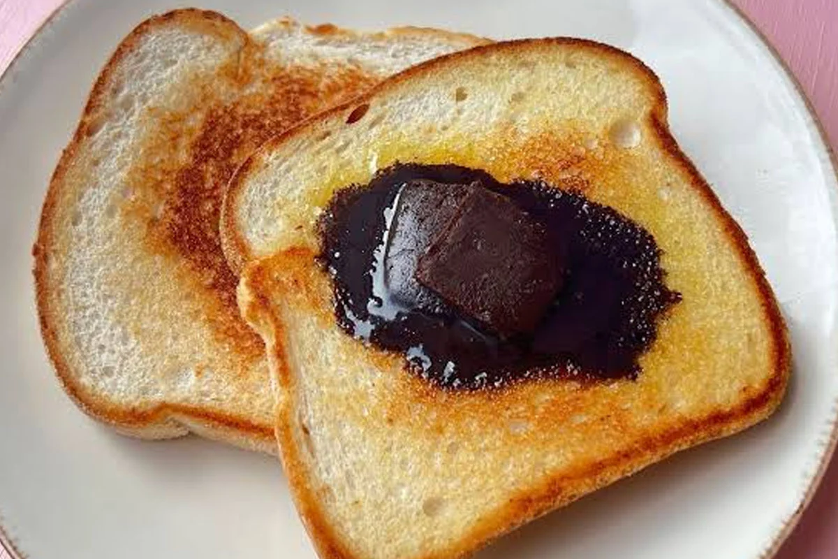 Chocolate Butter: The 2-Ingredient Spread Taking Over Breakfast