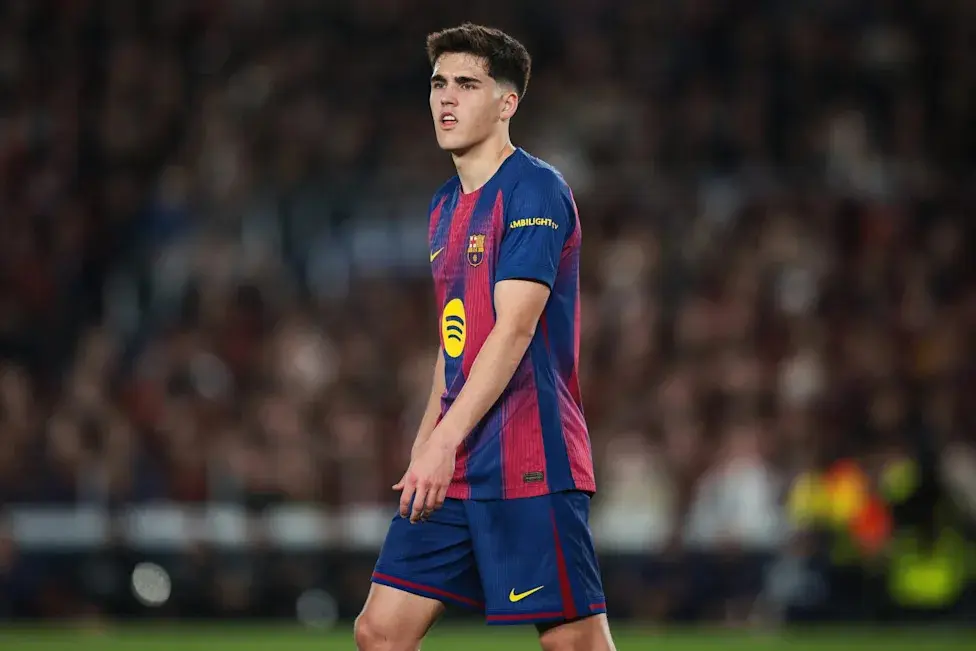 Pau Cubarsí wearing the FC Barcelona home kit during a match