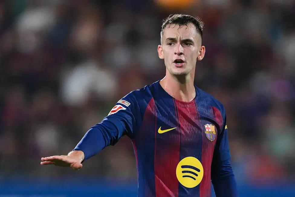 Marc Casadó in an FC Barcelona home kit during a match