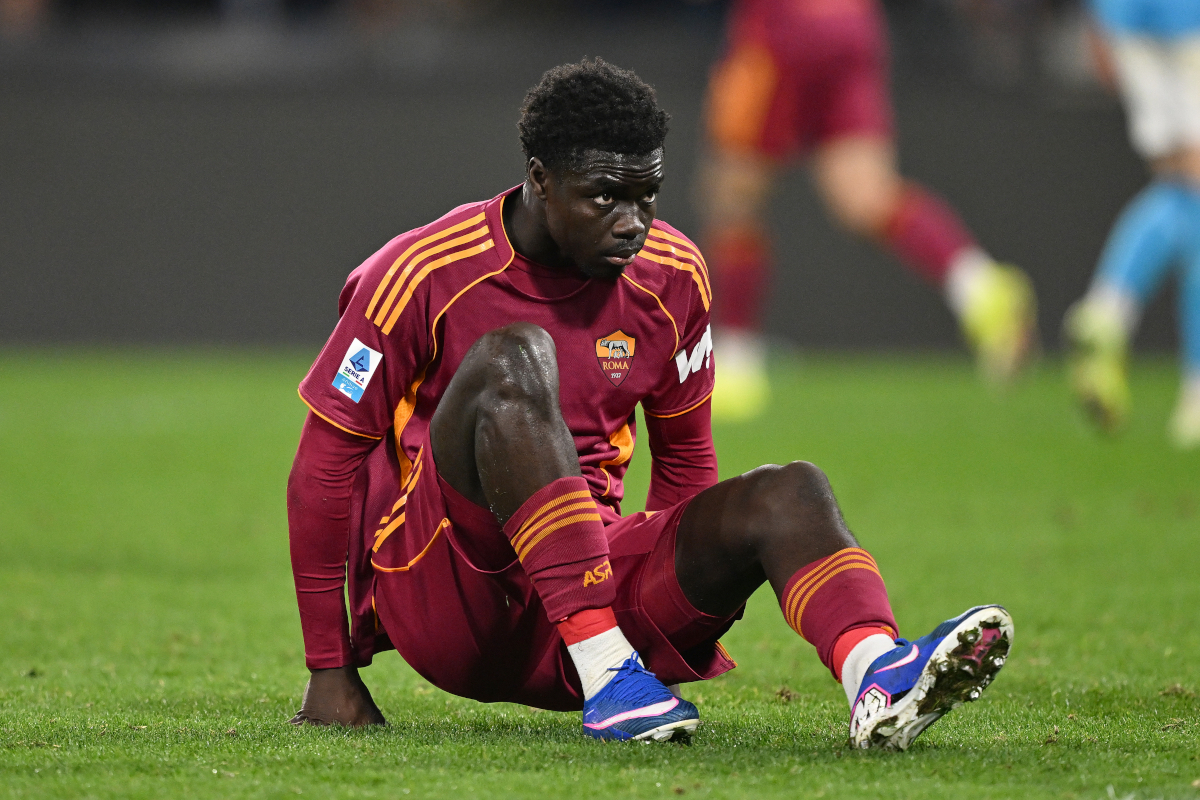 NAPLES, ITALY - FEBRUARY 15: Robinio Vaz of AS Roma shows his disappointment during the Serie A match between SSC Napoli and AS Roma at Stadio Diego Armando Maradona on February 15, 2026 in Naples, Italy. (Photo by Francesco Pecoraro/Getty Images)