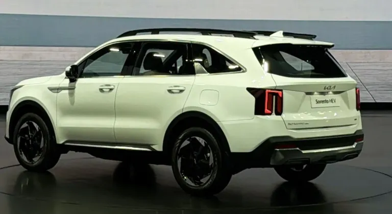 kia-sorento-rear kia-sorento-rear