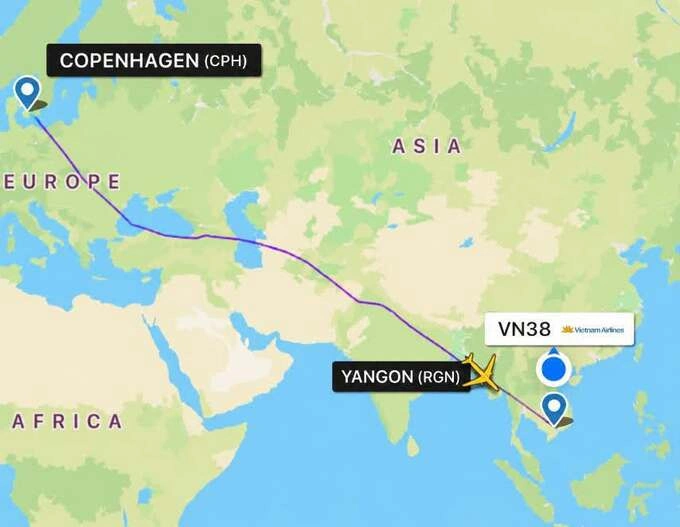 Flight VN38 landed in Yangon to rescue passengers. Photo: Vietnam Airlines