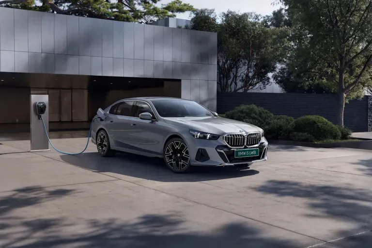 2026 BMW i5 LWB Electric Luxury Sedan Launched India 1.jpg