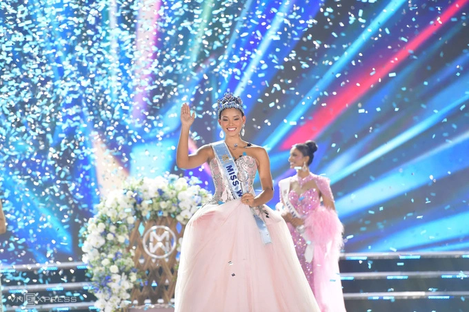 Joheirry Mola Dominguez in his coronation moment. Photo: Thanh Tung