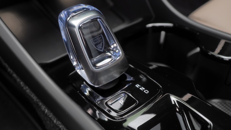 XC40 crystal gear shifter