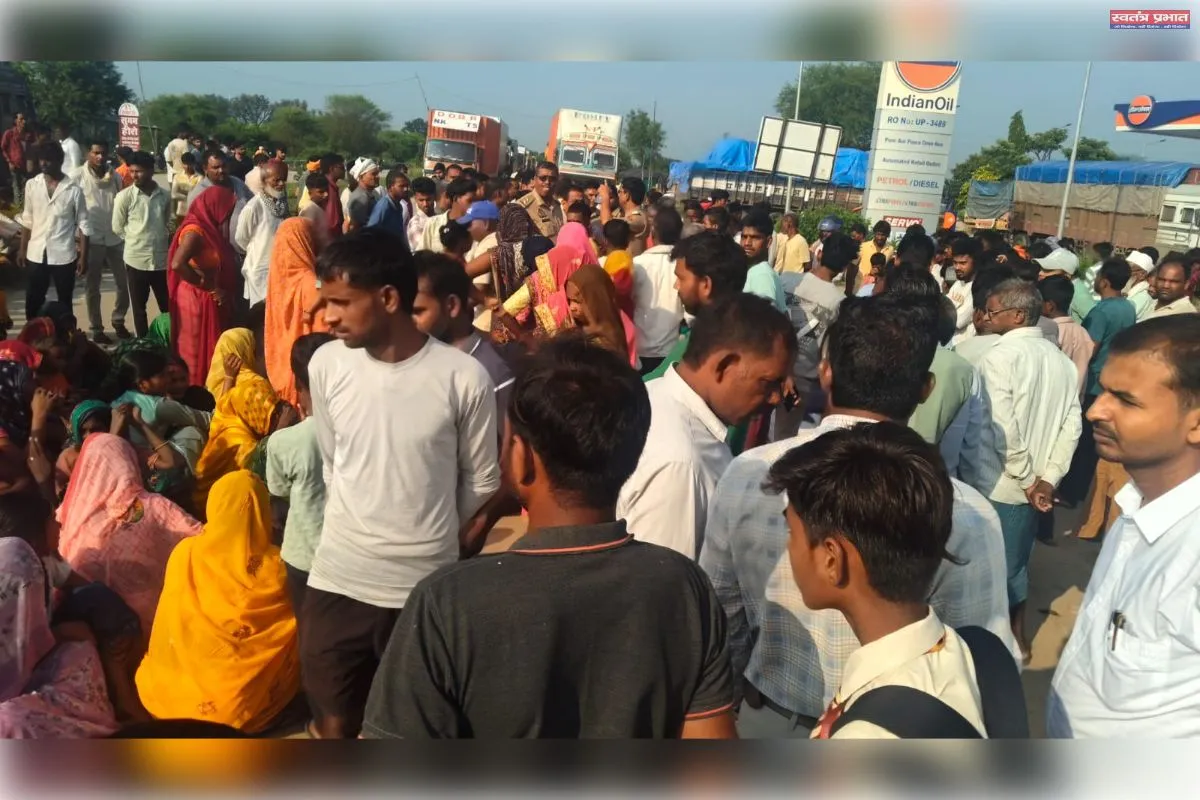 A 12-year-old student and a 55-year-old middle-aged man were crushed to death by a truck on the Varanasi-Rewa national road on Monday morning.