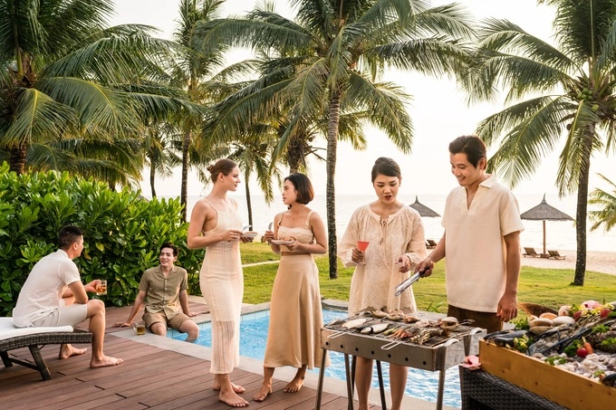 Poolside BBQ party is another experience guests should try at the resort. Photo courtesy of Sheraton Long Beach Resort