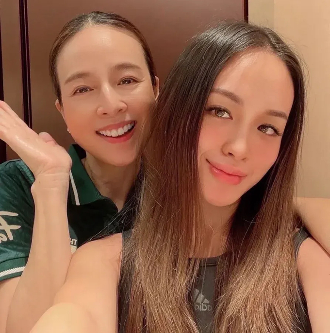 Madam Pang competes with her youthfulness with her daughter. Photo: Instagram