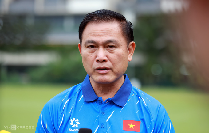 Tran Anh Tu, vice president of the Vietnam Football Federation and also head of the Vietnam national team at the 2026 ASEAN Cup, speaks to the press at the training ground in Kuala Lumpur, Malaysia on Aug. 14, 2026. Photo by Read/Duc Dong