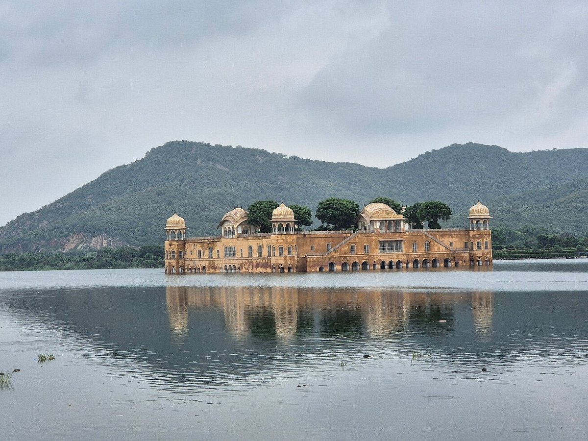 Jal Mahal Mystery in Hindi