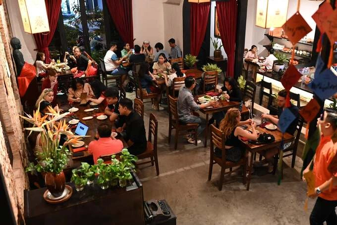 When it first opened, the restaurant's business was quite favorable.