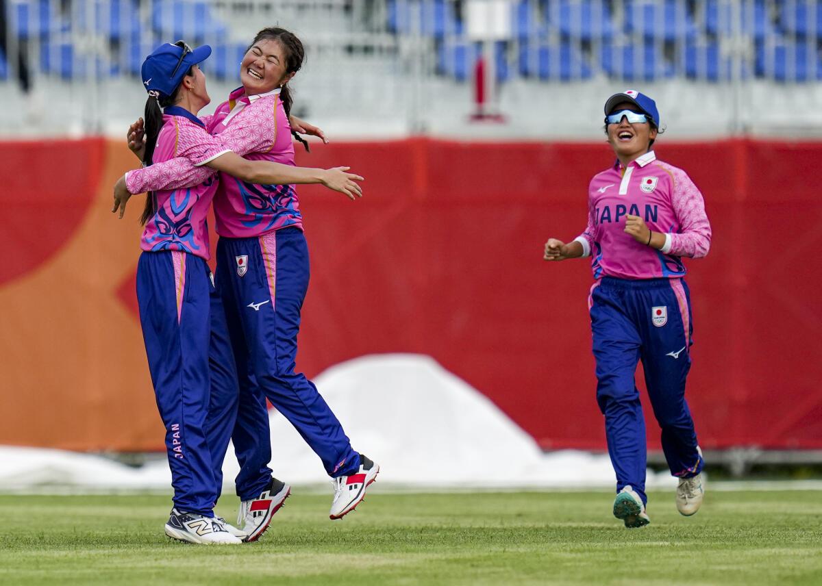 India’s players are full-time professionals, global stars who play in front of packed stadiums and command lucrative contracts. Japan’s team is made up of university students, office workers and teachers who squeeze international cricket around their studies and jobs. They hadn’t even qualified for the 2022 Games in Hangzhou. India’s players are full-time professionals, global stars who play in front of packed stadiums and command lucrative contracts. Japan’s team is made up of university students, office workers and teachers who squeeze international cricket around their studies and jobs. They hadn’t even qualified for the 2022 Games in Hangzhou.