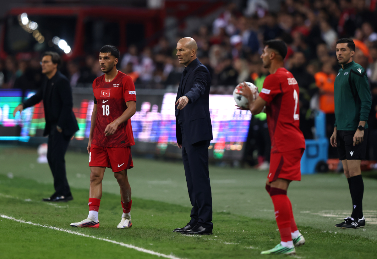 KOCAELI, TURKEY - SEPTEMBER 25: Zinedine Zidane, Head Coach of France reacts during the UEFA Nations League 2026/27 group phase match between Türkiye and France at Kocaeli Stadium on September 25, 2026 in Kocaeli, Turkey. (Photo by Burak Kara/Getty Images)